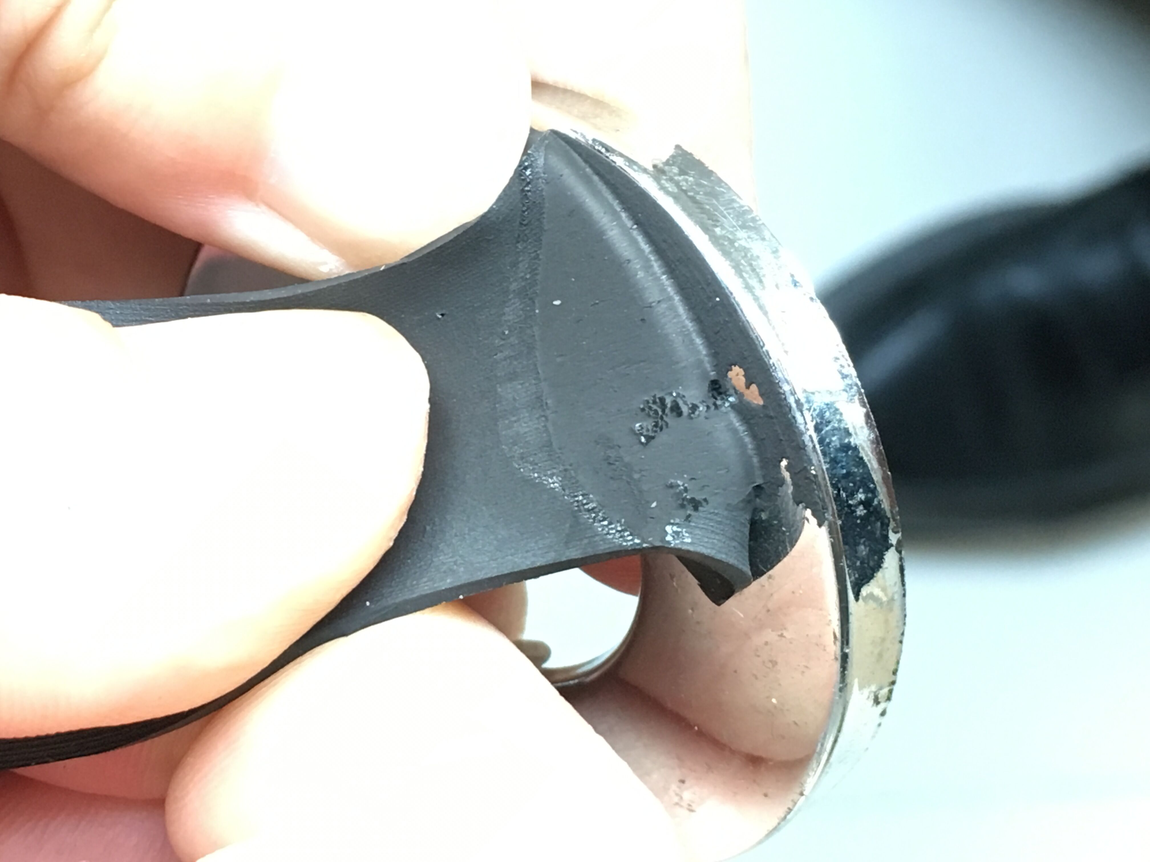 橡膠條粘金屬膠水